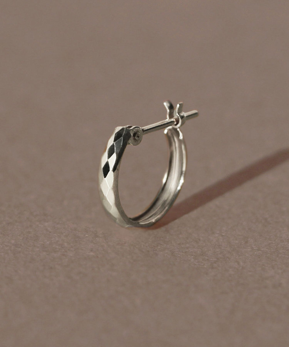 JUPITER/ジュピター】diamond cut white gold hoopピアス(0.5ペア