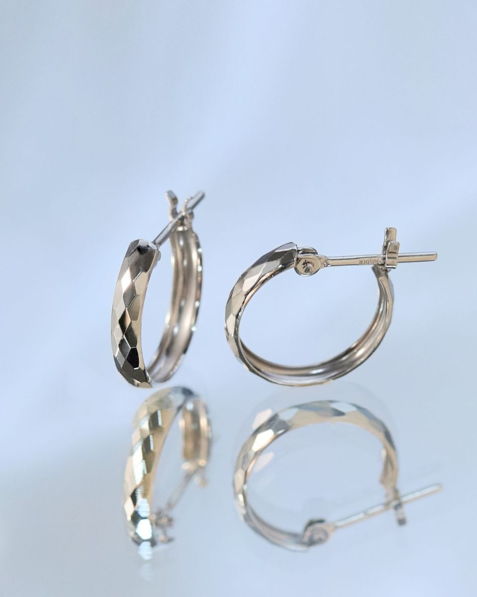 JUPITER/ジュピター】diamond cut white gold hoopピアス|K10