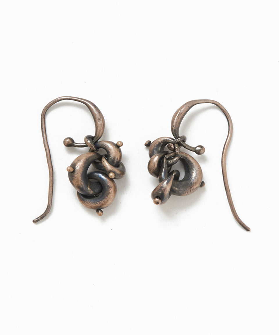 TEN THOUSAND THINGS – Dearium