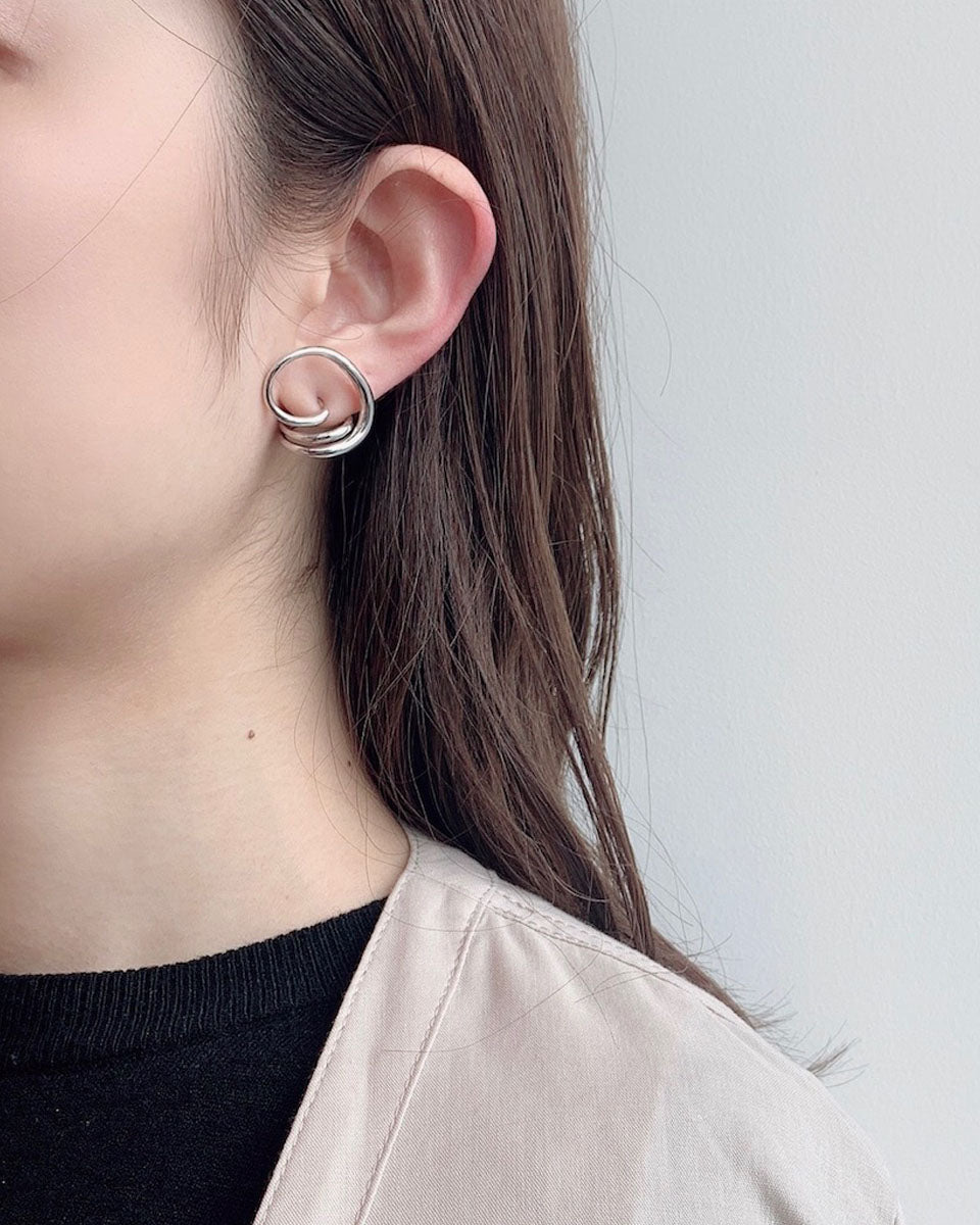 Charlotte Chesnais/シャルロット・シェネ Round trip earrings(SV